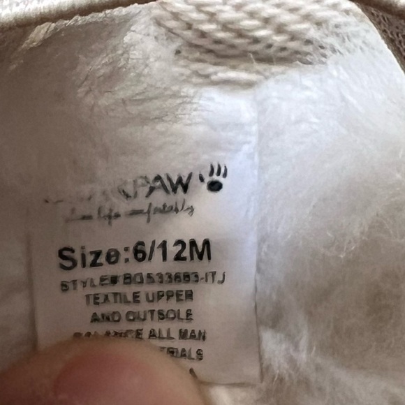 Infant white Bear Paw Faux Fur Lined Slippers Size 6-12 Months - Picture 8 of 8